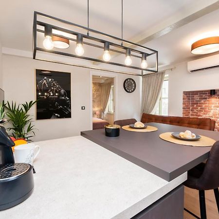 Dc II Downtown Apartment Rovinj Buitenkant foto